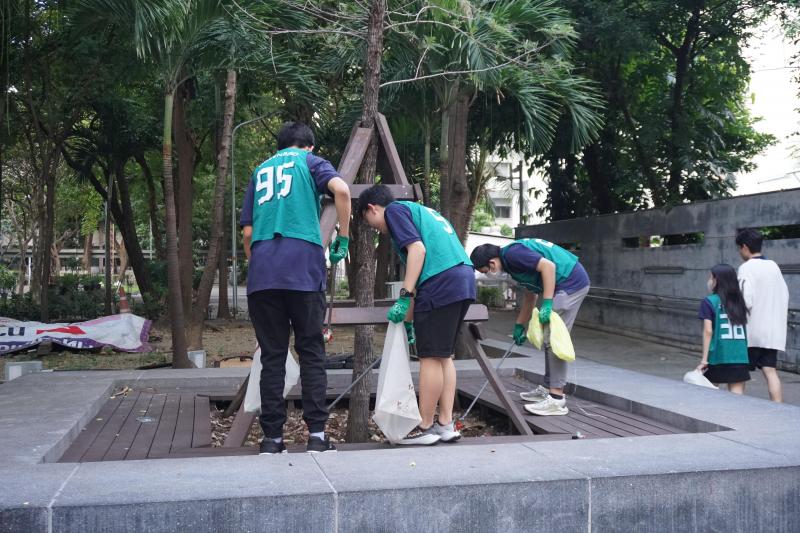 11th Green Bird (Clean-up) x Newton 画像