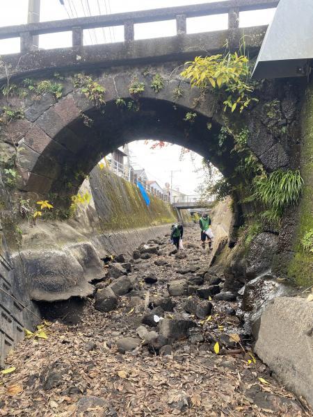 古い石橋 上から見るか下から見るか画像