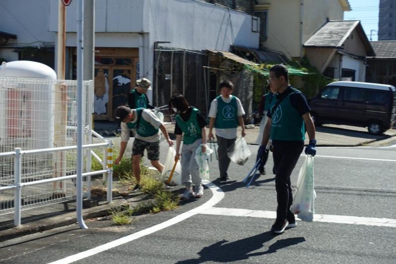 大牟田チーム大牟田駅前お掃除画像