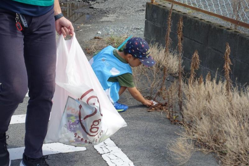 大牟田チーム大牟田駅前お掃除画像