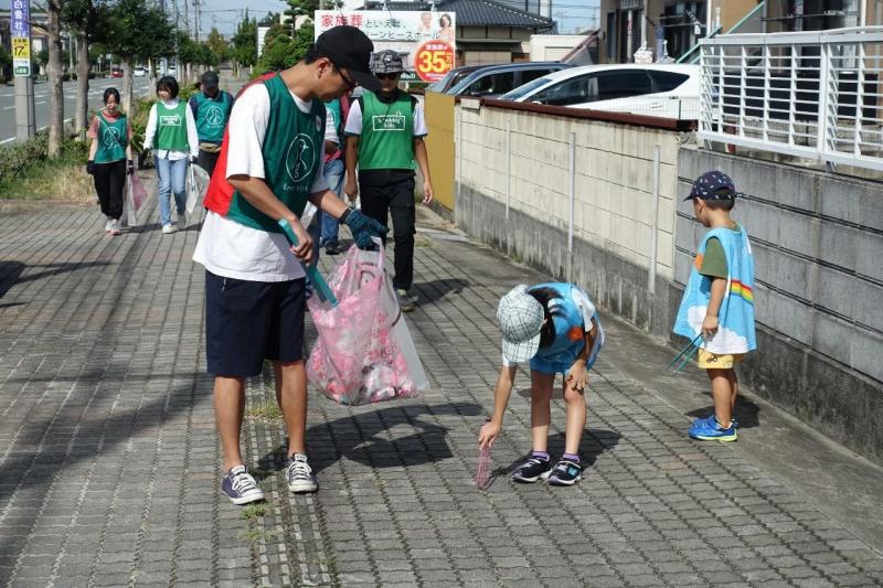 大牟田チーム大牟田駅前お掃除画像