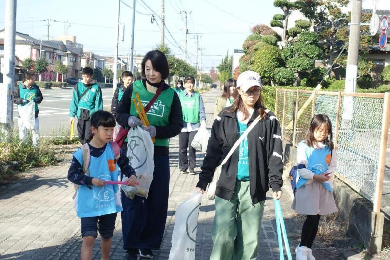 大牟田チーム大牟田駅前お掃除画像