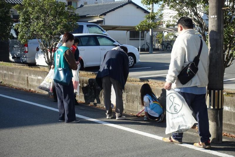 大牟田チーム大牟田駅前お掃除画像