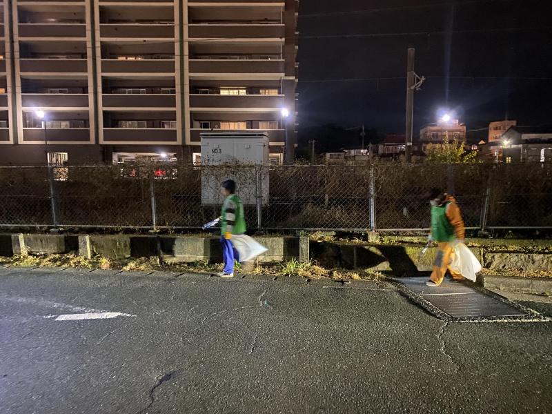 雨でもお掃除しますよー画像