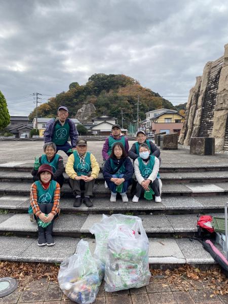 彫刻ロード川沿いおそうじ画像