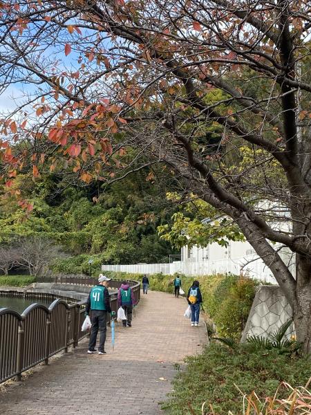 彫刻ロード川沿いおそうじ画像