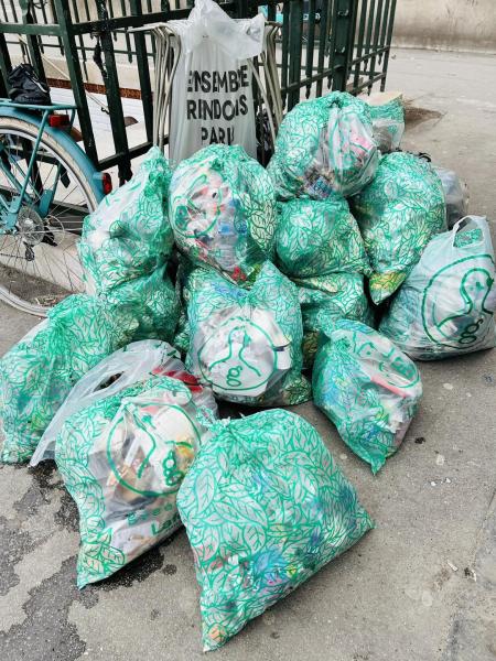 事務局からBienvenus!（フランス語で「ようこそ！」）画像