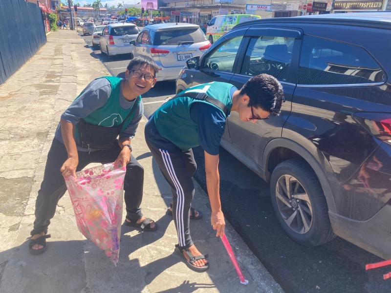 第44回フィジーチームゴミ拾い活動画像