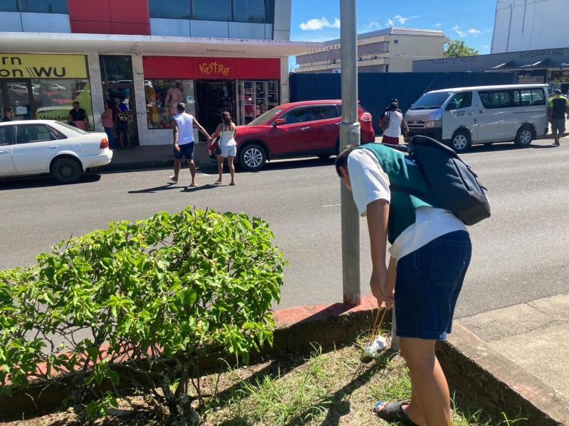 第44回フィジーチームゴミ拾い活動画像