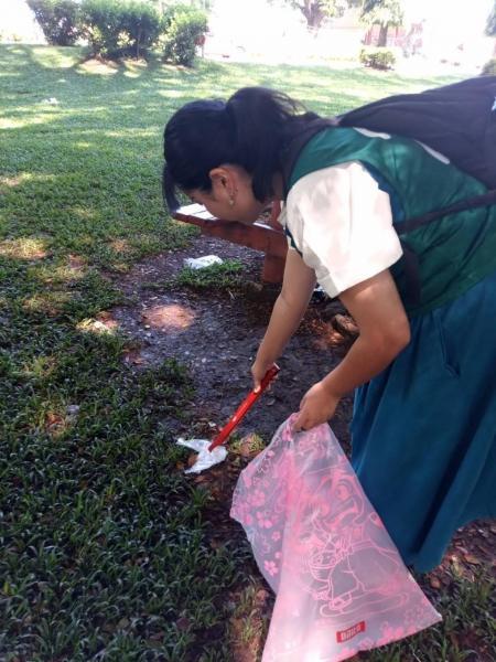 第44回フィジーチームゴミ拾い活動画像