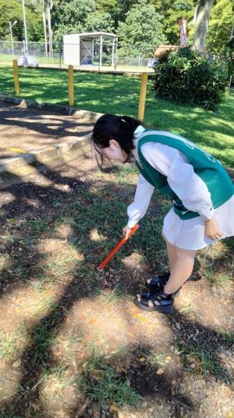 第44回フィジーチームゴミ拾い活動画像