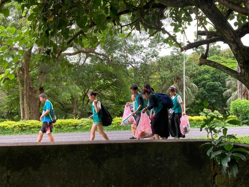 フィジーチーム第三回目『福拾い大作戦』画像