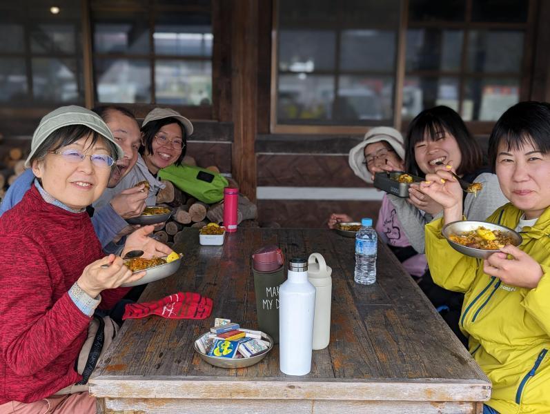 カヌーのあとはカレーとチャイ画像