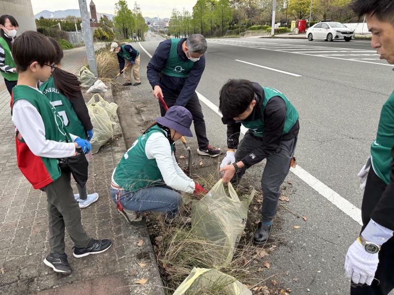 防災グリーンバードイオンモール大牟田店さんコラボお掃除画像
