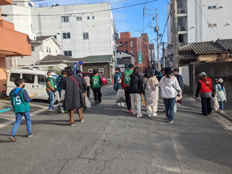 大牟田チーム大牟田駅前お掃除画像
