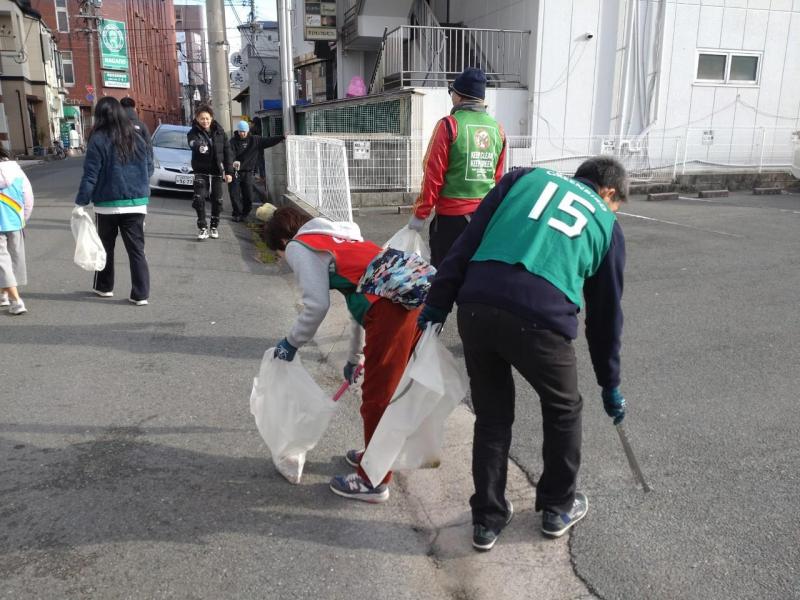 大牟田チーム大牟田駅前お掃除画像
