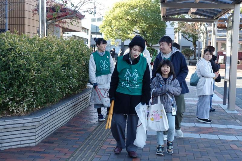 大牟田チーム大牟田駅前お掃除画像