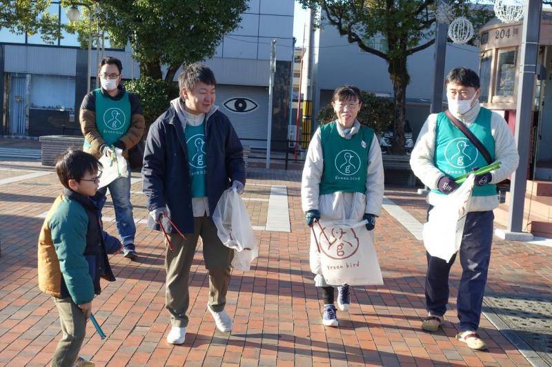 大牟田チーム大牟田駅前お掃除画像