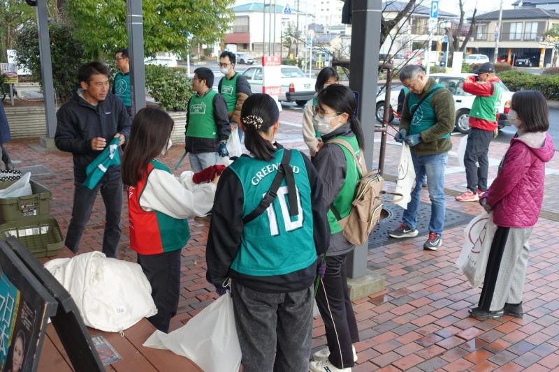 大牟田チーム大牟田駅前お掃除画像