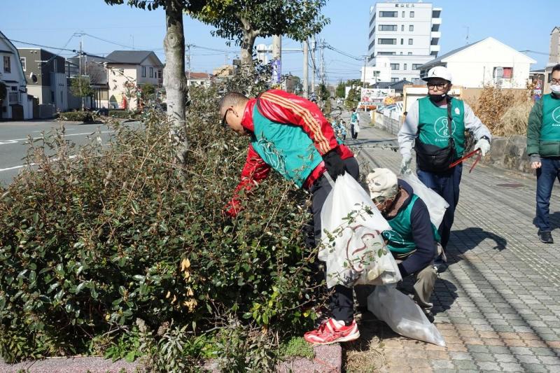 大牟田チーム大牟田駅前お掃除画像
