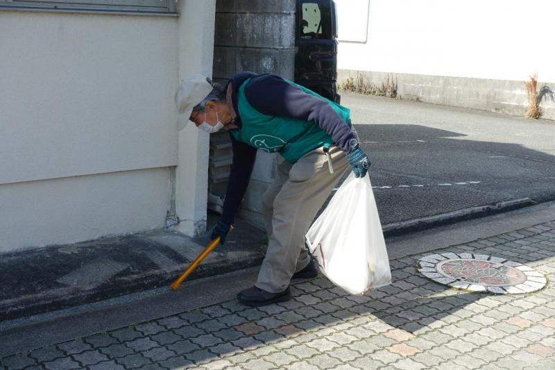 大牟田チーム大牟田駅前お掃除画像