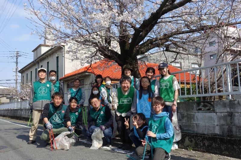 大牟田チーム大牟田駅前お掃除画像