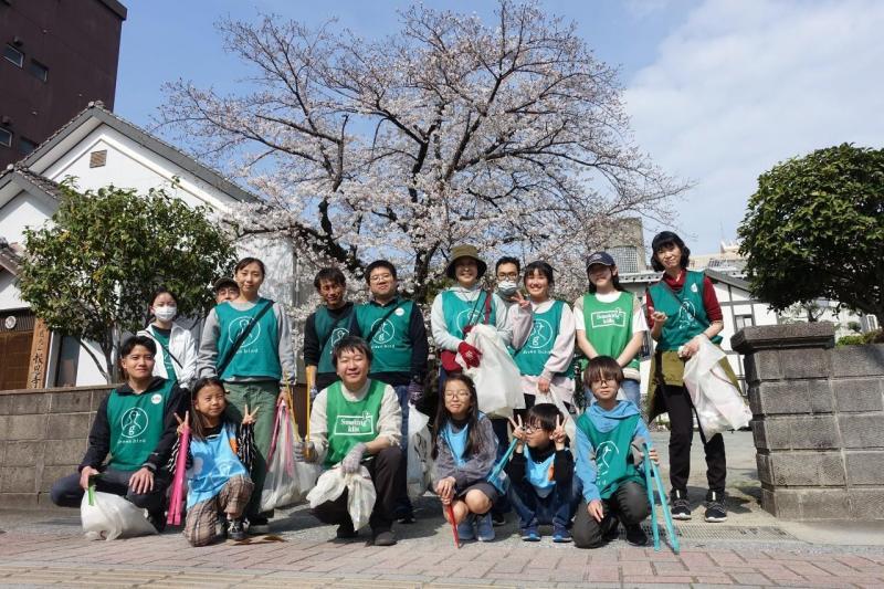 大牟田チーム大牟田駅前お掃除画像