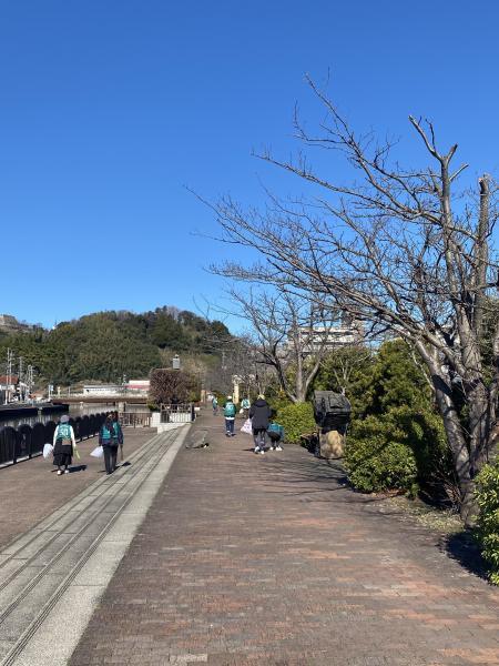 【米子】彫刻ロード川沿いおそうじ画像