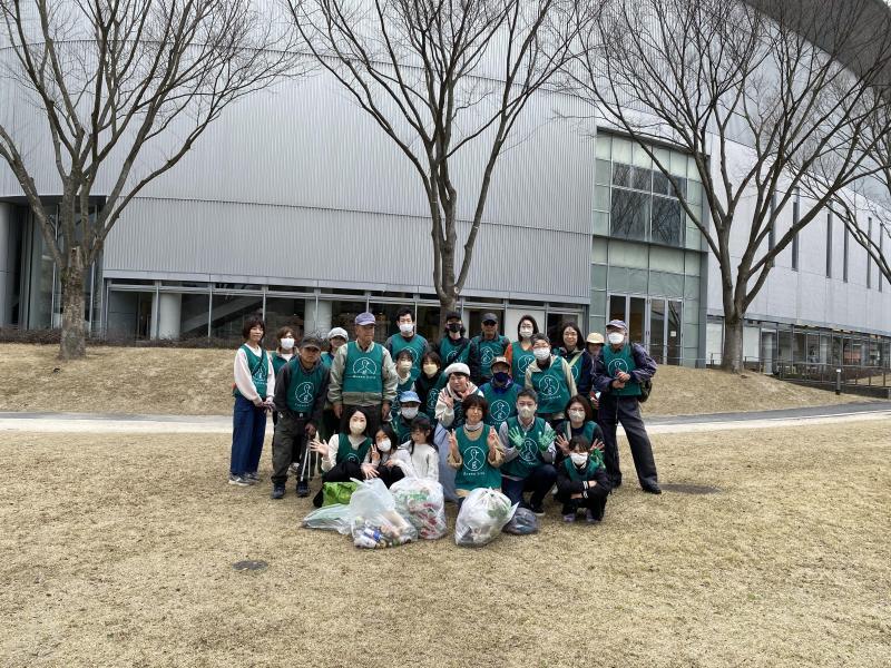 彫刻ロード川沿いおそうじ画像