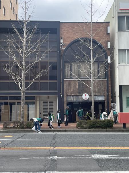 彫刻ロード川沿いおそうじ画像