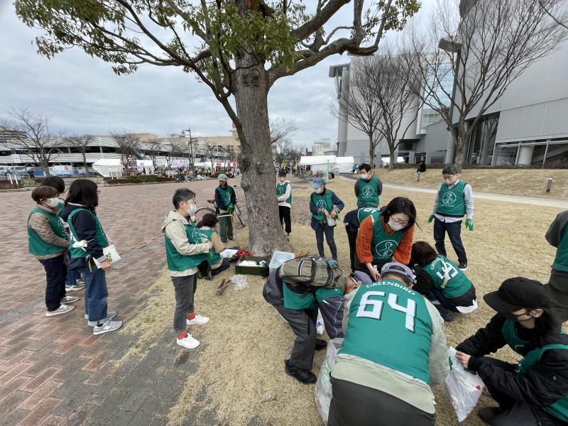 彫刻ロード川沿いおそうじ画像