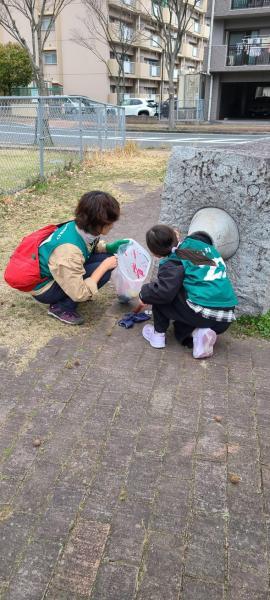 彫刻ロード川沿いおそうじ画像