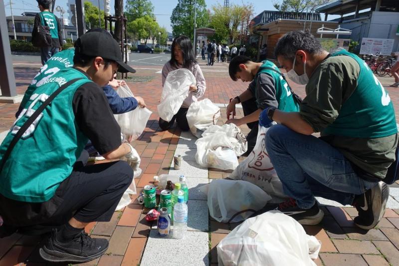 大牟田チーム大牟田駅前お掃除画像