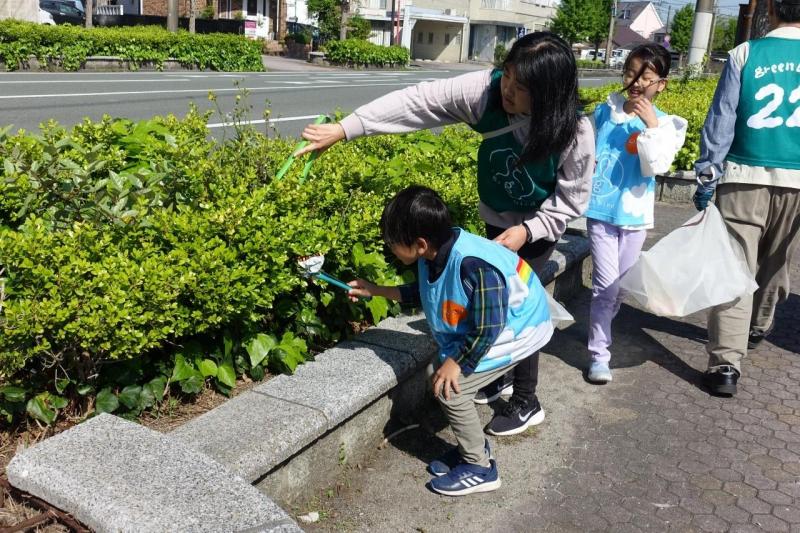 大牟田チーム大牟田駅前お掃除画像