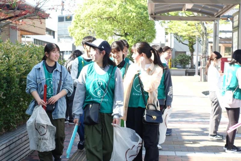 大牟田チーム大牟田駅前お掃除画像