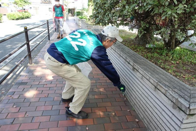 大牟田チーム大牟田駅前お掃除画像