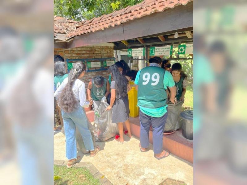 We promote a cleaner, greener environment画像