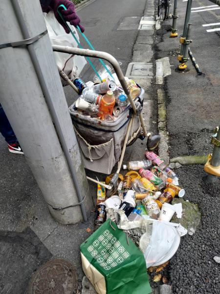 ポイ捨て？それとも所有物？2月8日の虎ノ門そうじ画像