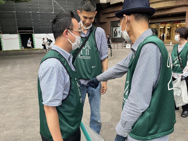 チェックな人々画像