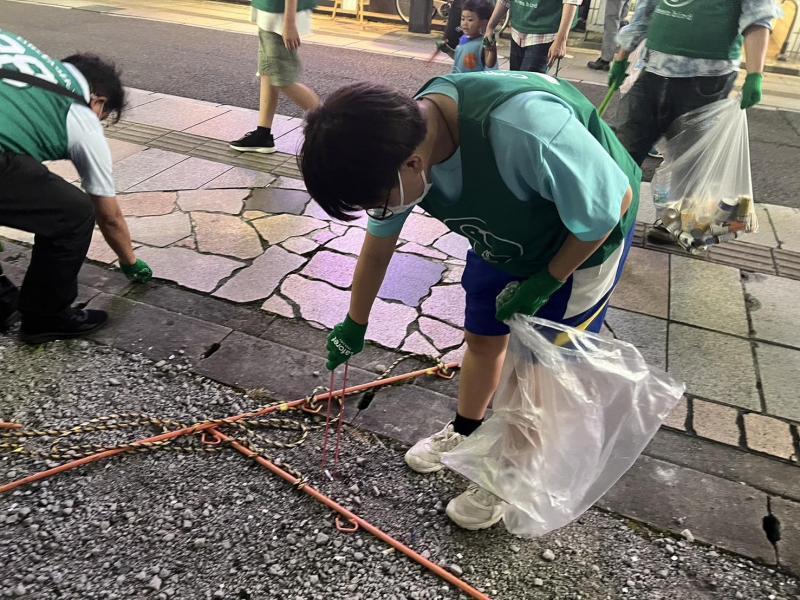 梅雨を雨間をくぐりぬけて画像