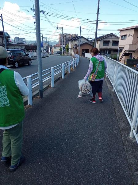 熱中症に警戒しながらお掃除画像