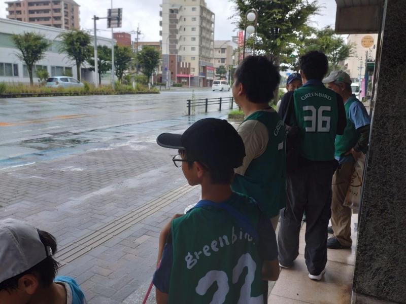 大牟田チーム大牟田駅前お掃除画像