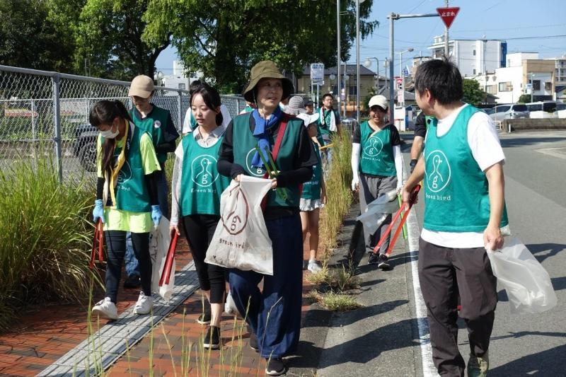 大牟田チーム大牟田駅前お掃除画像