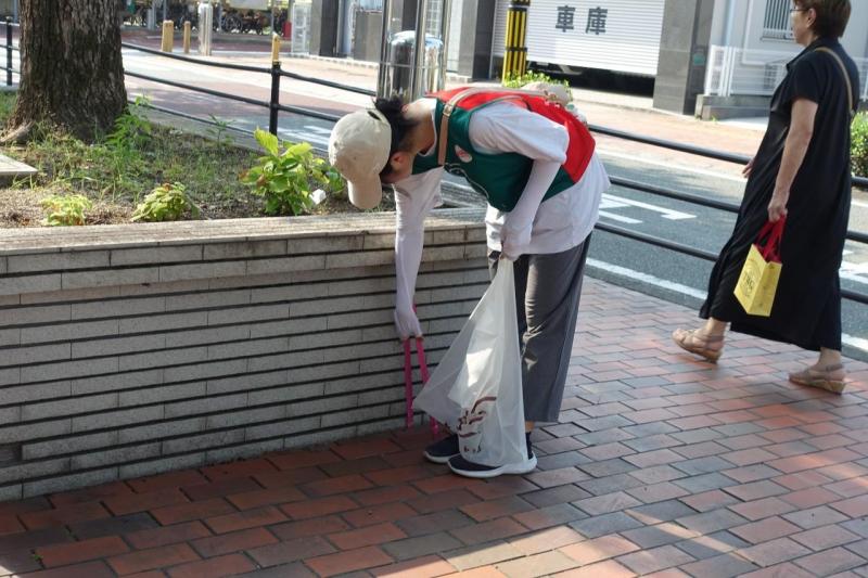 大牟田チーム大牟田駅前お掃除画像