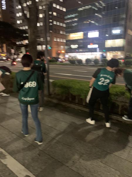 残暑残る夜掃除画像