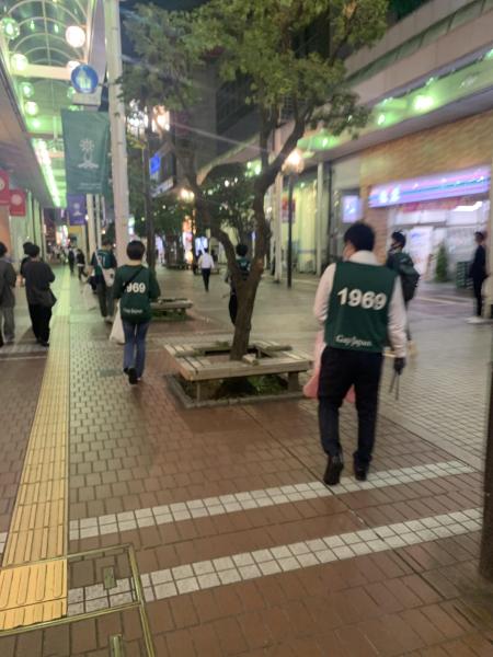 残暑残る夜掃除画像