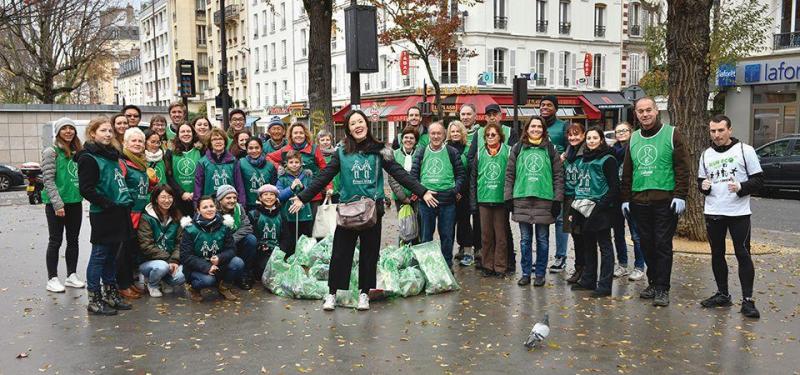 内閣府発行冊子＆ウェブサイト画像