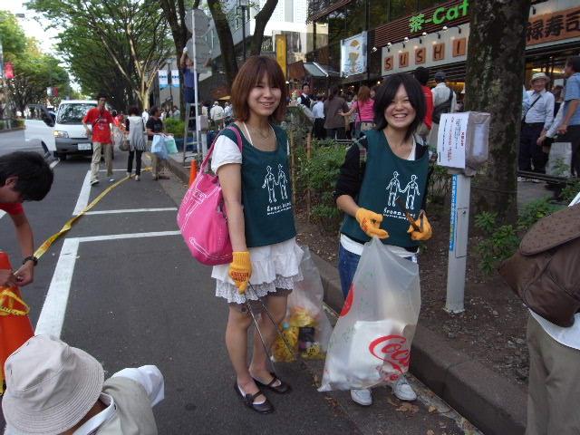 オリンピック招致パレード応援そうじを行ないました。画像