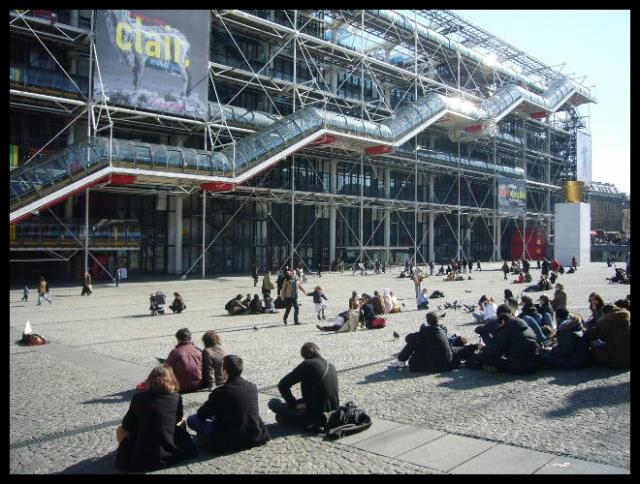 【パリ】　2月12日(土)ポンピドーセンター前　【告知】画像