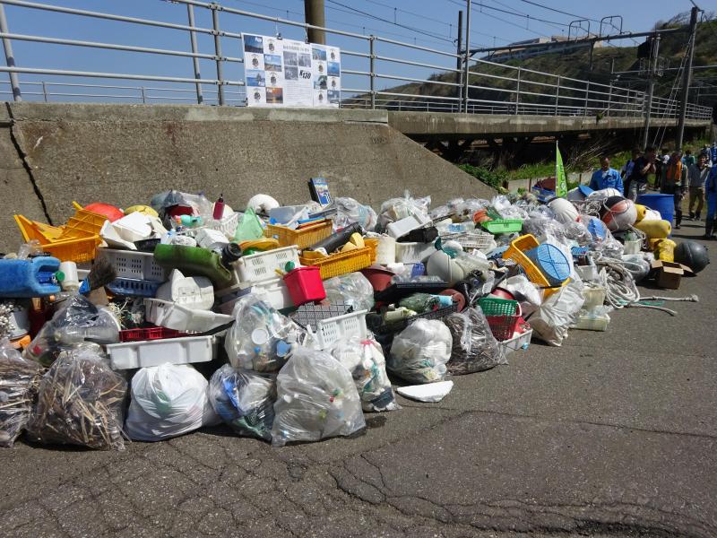 青海川海岸清掃に参加しました画像